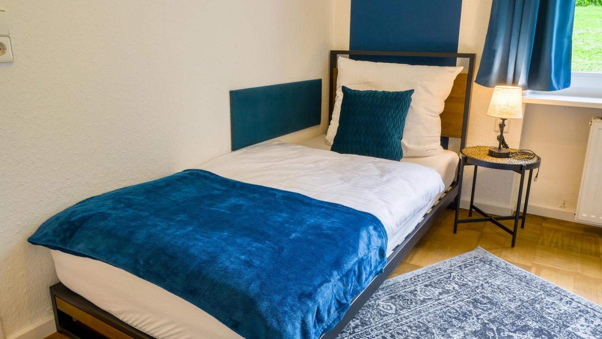 Gross, Modern, Zentrumsnah Mit Parkplatz Und Garten Ulm Exterior photo