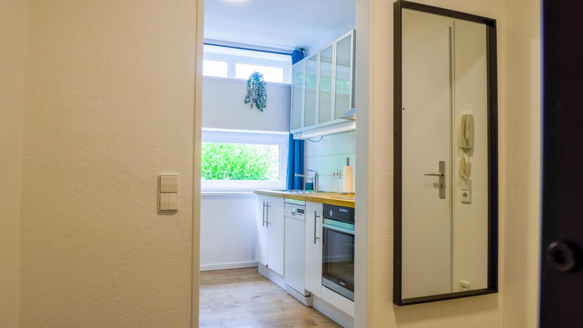 Gross, Modern, Zentrumsnah Mit Parkplatz Und Garten Ulm Exterior photo