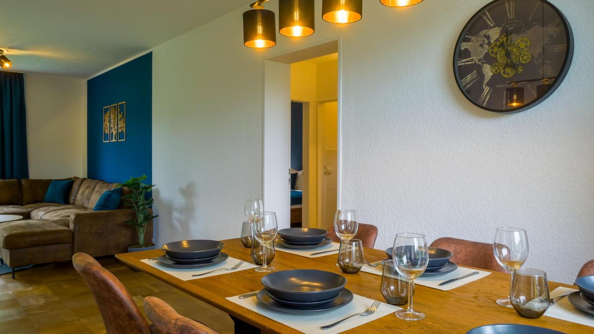 Gross, Modern, Zentrumsnah Mit Parkplatz Und Garten Ulm Exterior photo